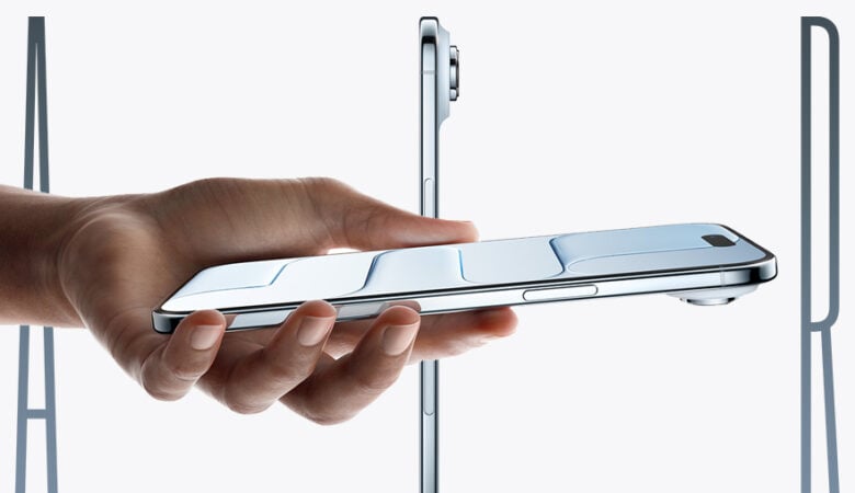 Titelbild für den Blogbeitrag. Das neue iPhone 17 wird in einer Hand gehlaten.